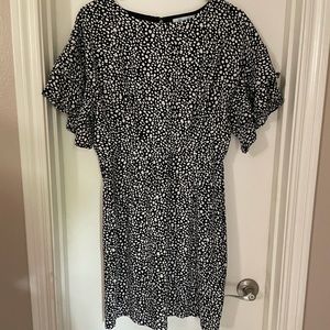 Black and White Ruffle Sleeve dress